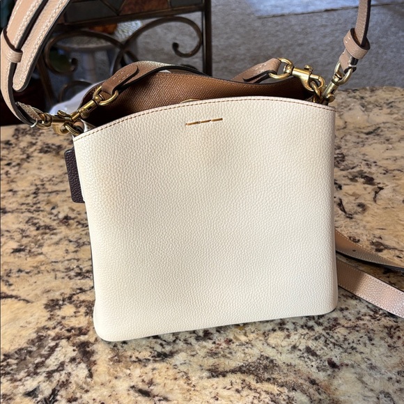 Coach Willow - Picture 12 of 14